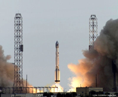 A Proton in mid-launch