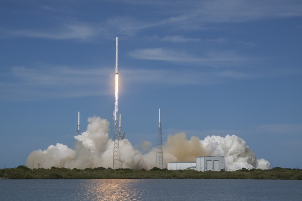SpaceX will begin competing for USAF launch contracts