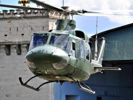 A Honduran Bell 412