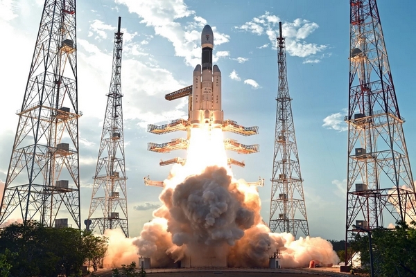 A GSLV Mk III blasting off with GSAT 19