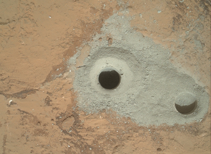 Curiosity drilled into the Cumberland rock on Mars' surface.