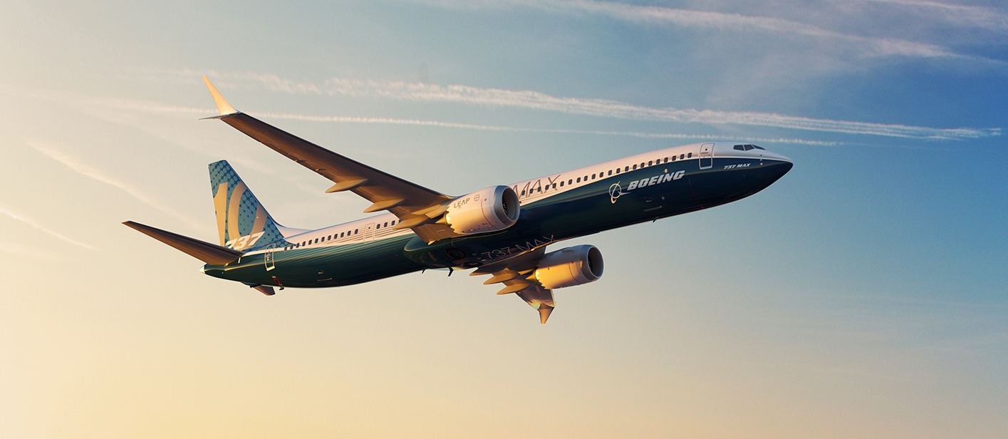 737 MAX 10