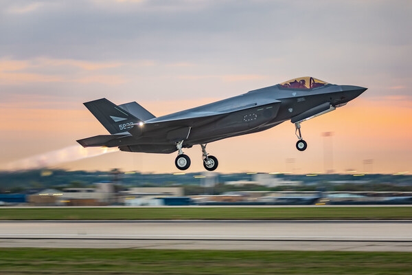 Honeywell Unveils Modified F-35 Power and Cooling System for Upgrade Program