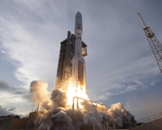 Atlas V rocket carrying the Kuiper-1 mission lifts off 